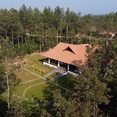 Stayvista At Cedar - Strelitzia 2Bhk With Breakfast And Jacuzzi Chikmagalur Luaran gambar